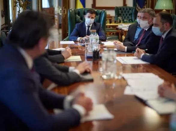 zelenskiy-doruchiv-pidgotuvati-rishennya-schodo-pripinennya-aviaspoluchennya-z-bilorussyu