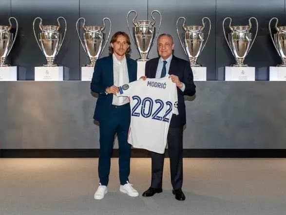 volodar-zolotogo-myacha-zaklyuchiv-novu-ugodu-iz-realom