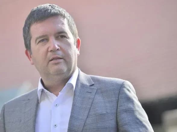 zmi-vitse-premyer-chekhiyi-rozkriv-agentiv-spetssluzhb-respubliki-u-rf-prazi-dovelosya-yikh-terminovo-vidklikati