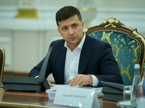 zelenskiy-zbere-zasidannya-rnbo-u-pyatnitsyu-u-poryadku-dennomu-8-pitan