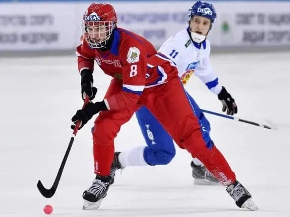 shestirazoviy-chempion-svitu-z-khokeyu-z-myachem-pomer-u-vitsi-30-rokiv