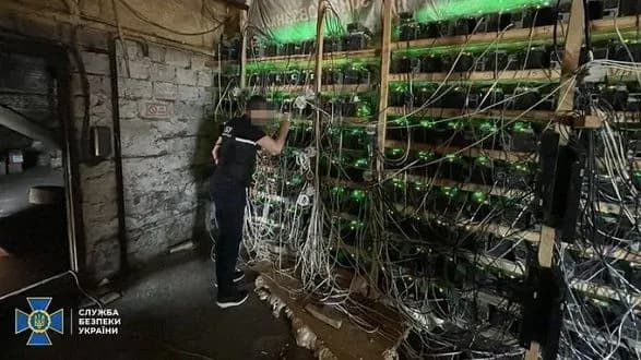 mogli-vlashtuvati-blekaut-na-dnipropetrovschini-kriptovalyutu-maynili-pryamo-z-transformatora