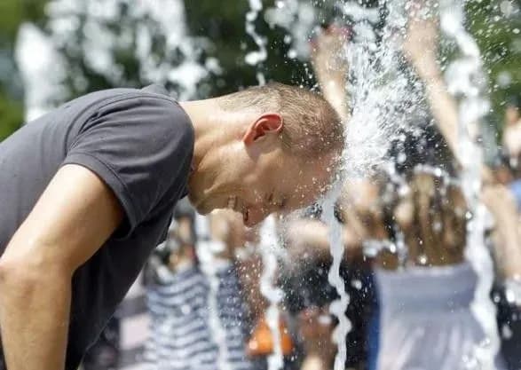 speku-v-ukrayinu-prinis-antitsiklon-zoe-do-36-trimatimetsya-do-kintsya-tizhnya