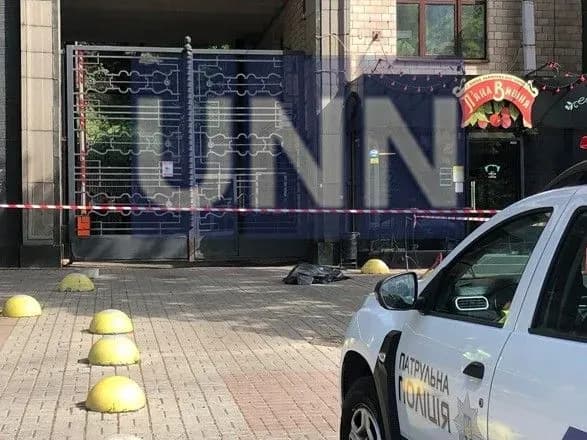u-kiyevi-na-khreschatiku-zaginula-lyudina-poperedno-pislya-padinnya-z-visoti