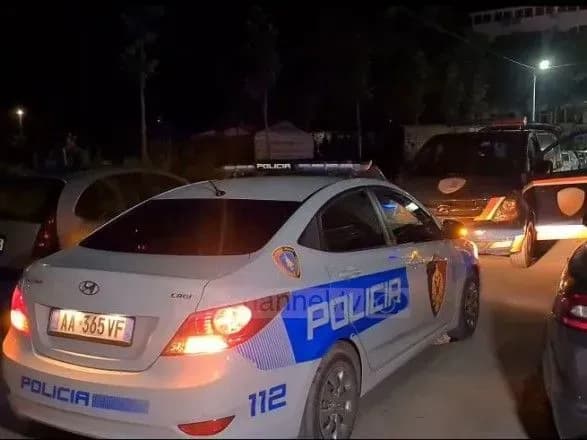 v-albaniyi-vlasniki-goteliv-vlashtuvali-strilyaninu-cherez-shezlongi-dlya-turistiv-ye-zagibli