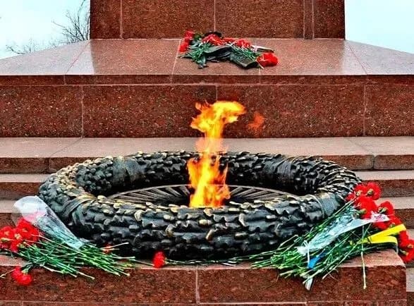 shashliki-na-vichnomu-vogni-smazhili-vidpochivalniki-v-odesi