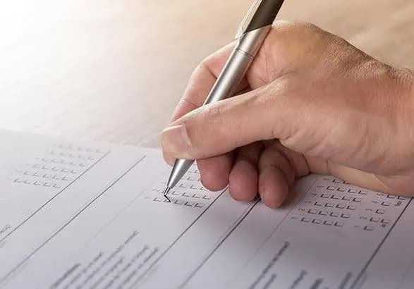 svizhiy-elektoralniy-reyting-u-radu-prokhodit-chotiri-partiyi-antireyting-zelenskogo-27