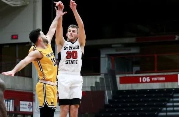 basketbol-ukrayinets-z-dosvidom-vistupiv-u-ssha-povniv-ryadi-kiyiv-basketa