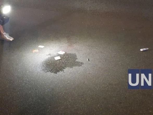 u-kiyevi-legkovik-zitknuvsya-z-velosipedistom-ye-postrazhdaliy