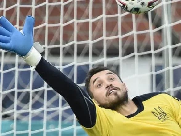 yevro-2020-golkiper-ukrayini-buschan-u-top-6-za-kilkistyu-seyviv
