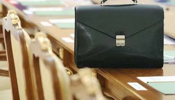 politichna-zachistka-v-ukrai-ni-eksperti-rozpovili-kogo-mozhut-torknutisya-kadrovi-rishennya-v-uryadi