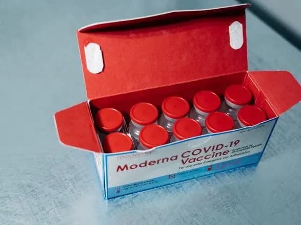 na-odeschinu-privezli-ponad-20-tisyach-doz-vaktsini-moderna