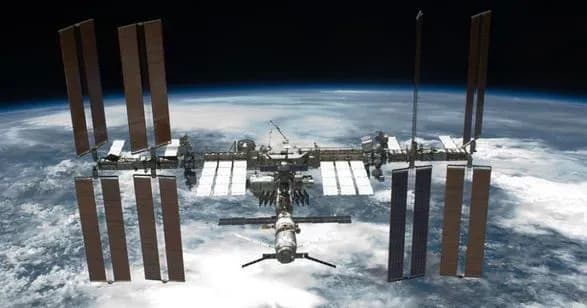 rosiyski-kosmonavti-proveli-videotur-po-modulyu-mks