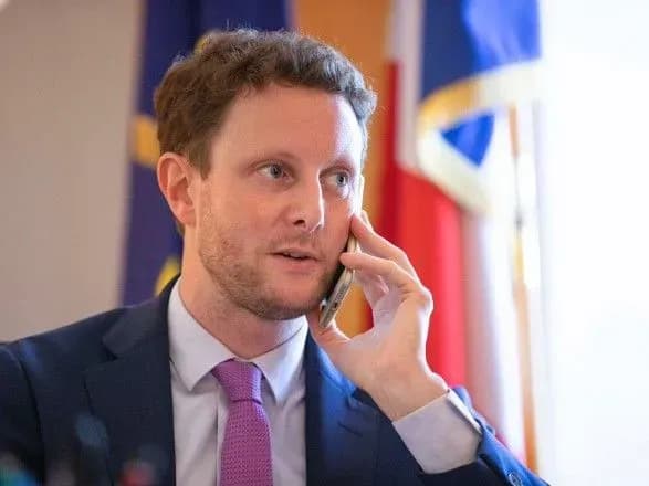 u-mzs-frantsiyi-zayavili-scho-parizh-ta-yogo-partneri-vivchayut-mozhlivit-nadati-pritulok-biloruskiy-atlettsi-timanovskiy