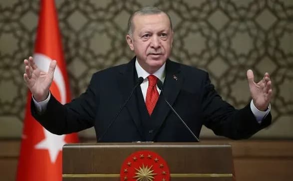 erdogan-podyakuvav-zelenskomu-ta-inshim-lideram-za-dopomogu-v-gasinni-lisovikh-pozhezh-bez-kuryoziv-ne-obiyshlosya