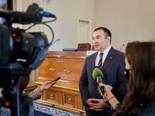 golovu-kharkivskoyi-oblradi-tovmasyana-viklyuchili-z-fraktsiyi-slugi-narodu