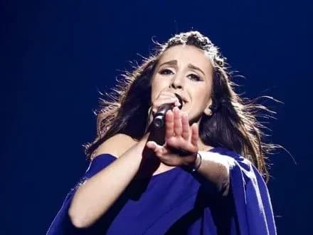 samit-krimskoyi-platformi-startuye-z-pisni-dzhamali-mzs