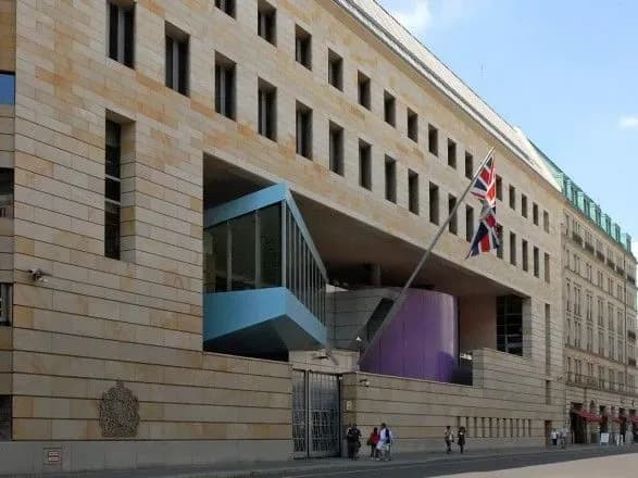 spivrobitnika-posolstva-velikoyi-britaniyi-zatrimali-u-berlini-za-zvinuvachennyam-u-shpigunstvi-na-korist-rosiyi