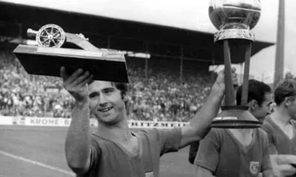 legendarniy-nimetskiy-forvard-gerd-myuller-pomer-u-vitsi-75-rokiv