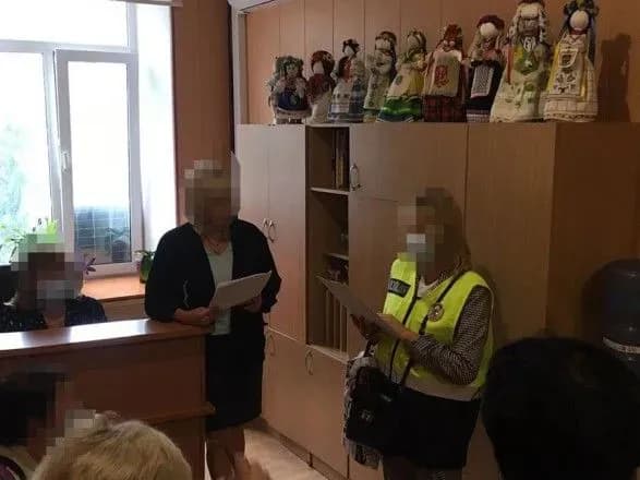 politsiya-priyshla-z-obshukami-v-stolichniy-departament-osviti-u-chomu-prichina