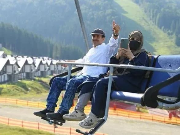 turistiv-v-ukrayini-pobilshalo-na-9-z-saudivskoyi-araviyi-yizdyat-u-40-raziv-chastishe