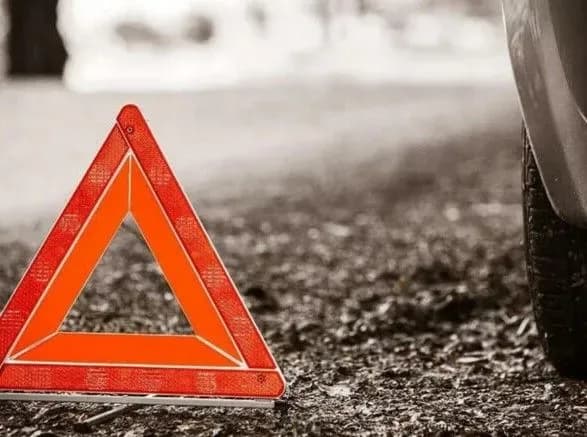 na-lvivschini-vnaslidok-dtp-zagorilasya-avtivka-zaginuli-3-osobi-sered-nikh-diti