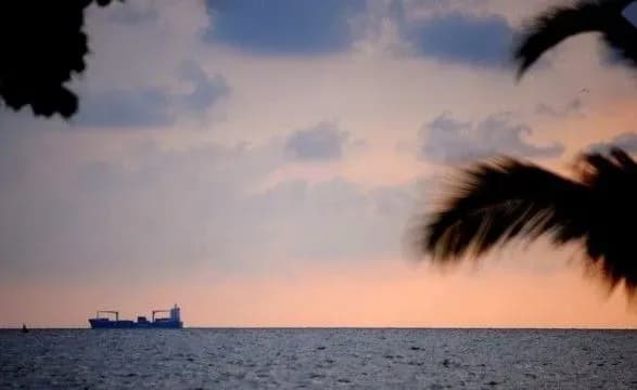 u-vodakh-peru-vantazhne-sudno-zitknulosya-z-pasazhirskim-chovnom-zaginuli-14-lyudey