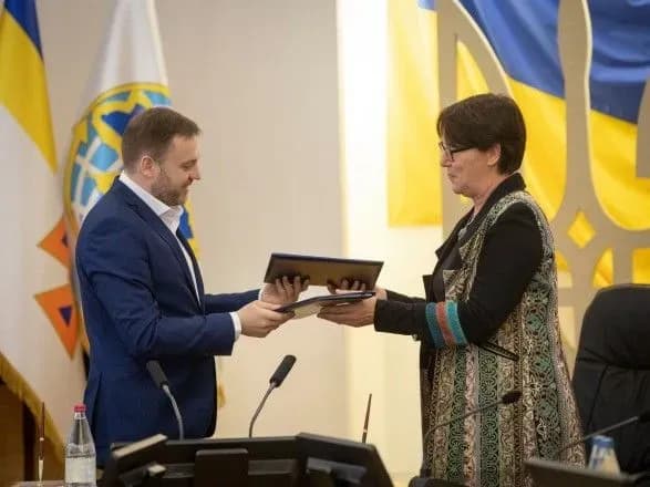 mvs-ta-mkchkh-pidpisali-memorandum-ydetsya-pro-spivpratsyu-v-reabilitatsiyi-voyiniv-ta-v-poshuku-zagiblikh-na-donbasi