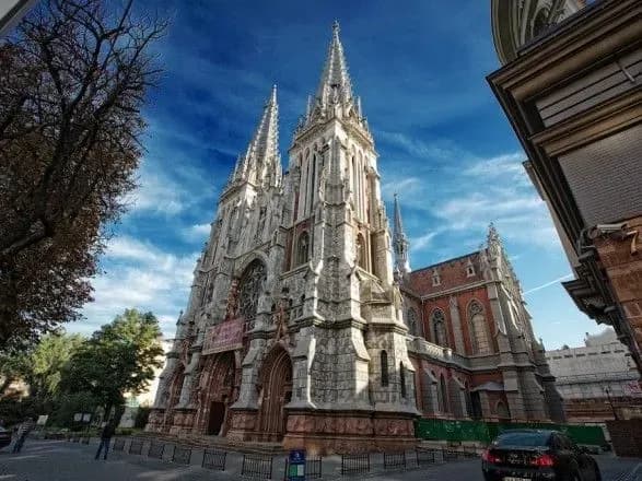 pozhezhu-v-stolichnomu-kosteli-svyatogo-mikolaya-gasyat-15-vognebortsiv-klichko