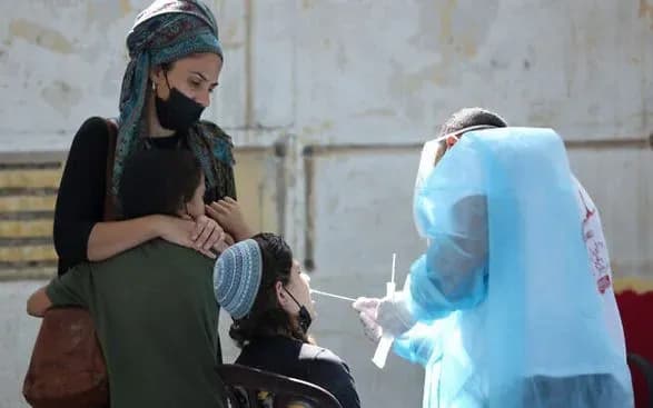 doboviy-pririst-covid-19-v-izrayili-vpershe-perevischiv-12-tisyach-vipadkiv-z-pochatku-pandemiyi