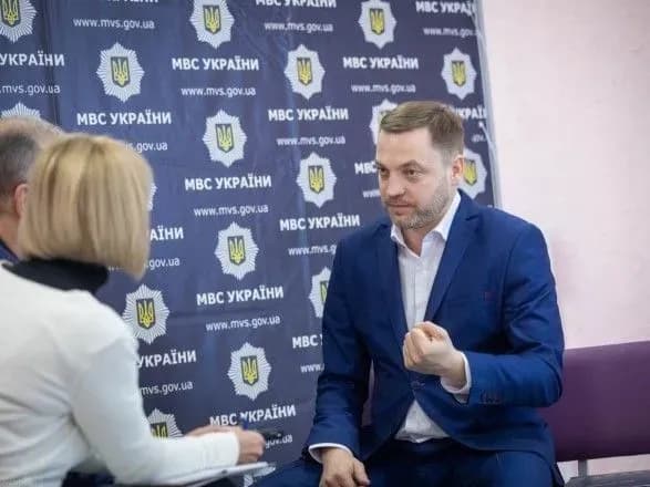 pidvischennya-doviri-u-mvs-ofitseriv-gromad-pobilshaye-koshti-na-shokeri-perespryamuvali-na-nagrudni-kameri