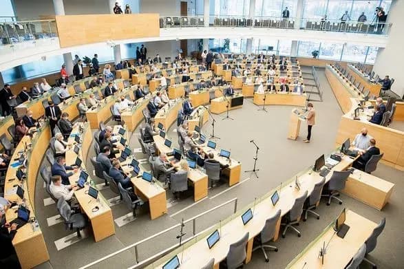 seym-litvi-zatverdiv-rishennya-pro-dodatkovi-povnovazhennya-soldat-v-nadzvichaynikh-situatsiyakh