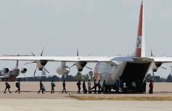 ssha-pochali-deportuvati-migrantiv-iz-tekhasu