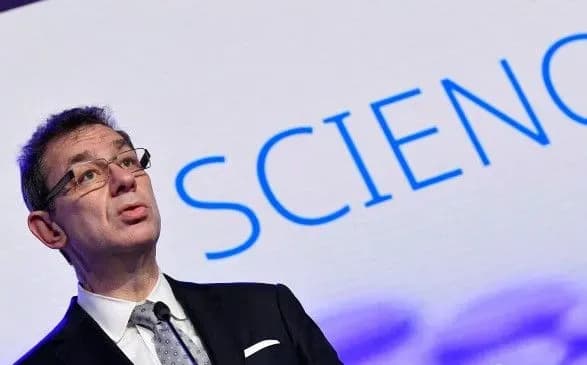 glava-pfizer-nazvav-umovu-dlya-povernennya-do-normalnogo-zhittya-pislya-covid