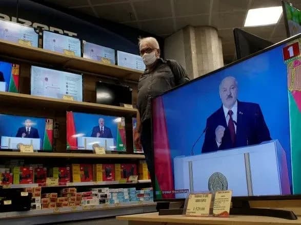 lukashenko-viklyuchiv-vkhodzhennya-bilorusi-u-sklad-ssha-velikoyi-britaniyi-chi-rosiyi