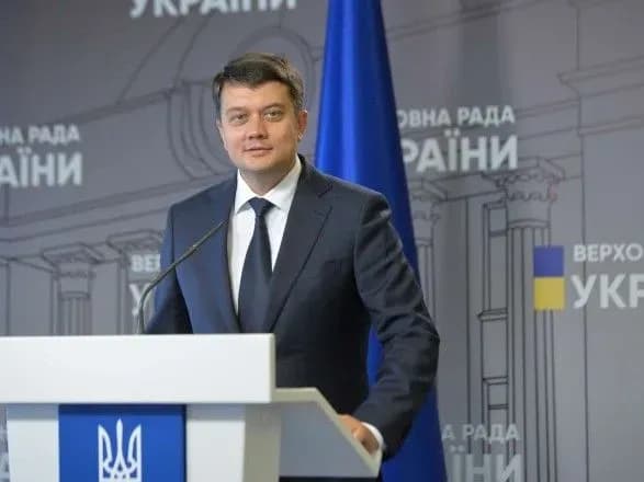 vidstavka-nezakonna-ale-do-sudu-zvertatisya-ne-budu-razumkov