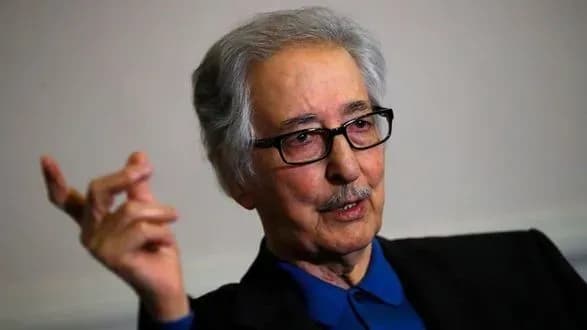 v-parizhi-pomer-pershiy-prezident-iranu-abolkhasan-banisadr