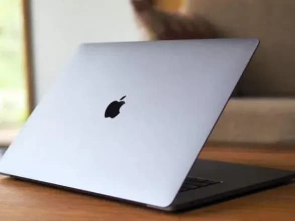 18-zhovtnya-apple-prezentuye-novi-macbooks