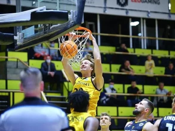 kiyiv-basket-zdobuv-minimalniy-vigrash-na-starti-kubku-yevropi-fiba