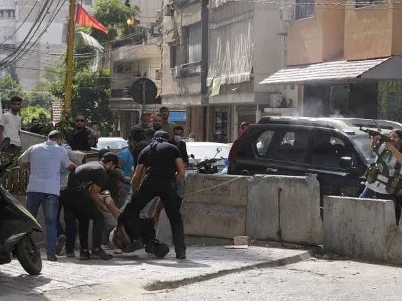 kilkist-zagiblikh-u-khodi-zbroynikh-zitknen-v-beyruti-zrosla-do-semi