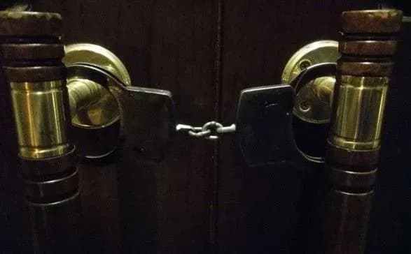 u-rosiyi-na-ofis-tsentru-memorial-napali-pid-chas-pokazu-filmu-pro-golodomor