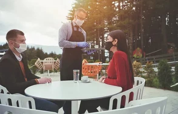 chekhiya-posilyuye-koronavirusni-obmezhennya-iz-listopada-vidvidati-pab-chi-restoran-mozhna-tilki-z-sertifikatom-vaktsinatsiyi