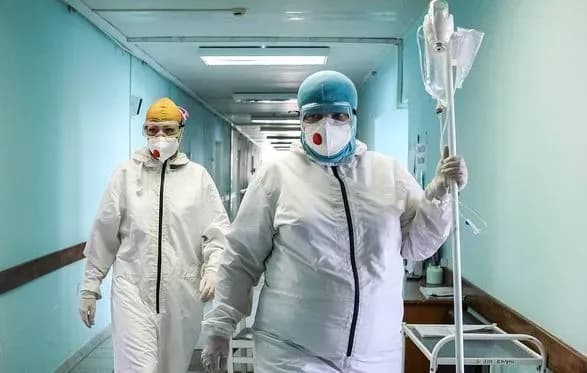 v-rosiyi-pyatu-dobu-pospil-reyestruyut-maksimalni-pokazniki-smertnosti-vid-sovid-19