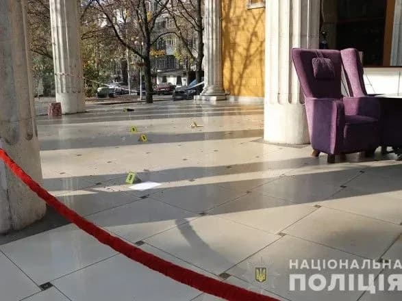 u-zaporizhzhi-pid-chas-biyki-u-restorani-zarizali-molodogo-khloptsya