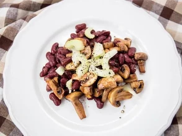 vcheni-pro-te-yak-buti-zdorovimi-svininu-mozhna-zaminiti-kvasoleyu-a-yalovichinu-gribami