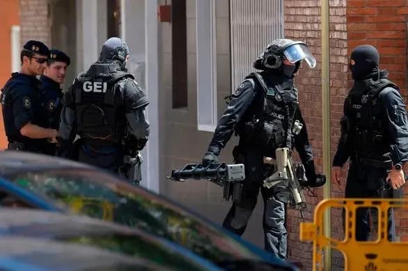 politsiya-madrida-zastrelila-cholovika-z-nozhem-za-napad-na-ofitsera