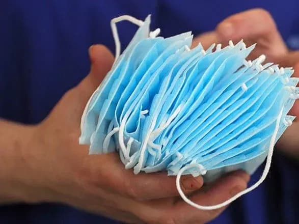 odniyeyi-maski-dlya-zakhistu-vid-koronavirusu-nedostatno-likar-infektsionist