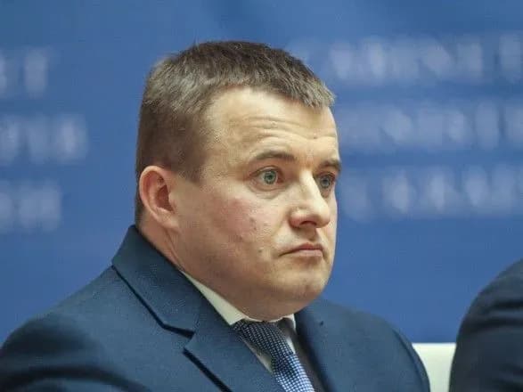 nezakonni-postavki-vugillya-z-lnr-ta-dnr-eksministru-energetiki-demchishinu-vruchili-pidozru
