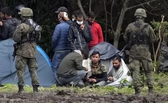 dlya-migrantiv-buduyut-tabir-na-bilorusko-polskomu-kordoni