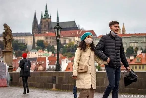 u-chekhiyi-viyavili-noviy-variant-shtamu-delta